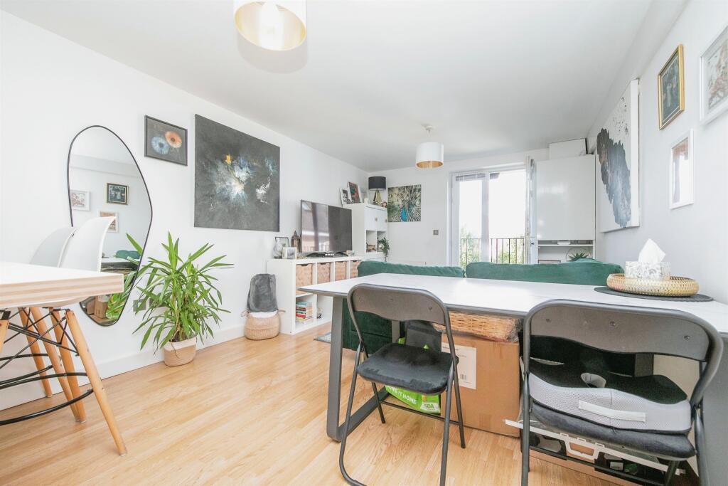 Additional property image - Grosvenor Place, Colchester