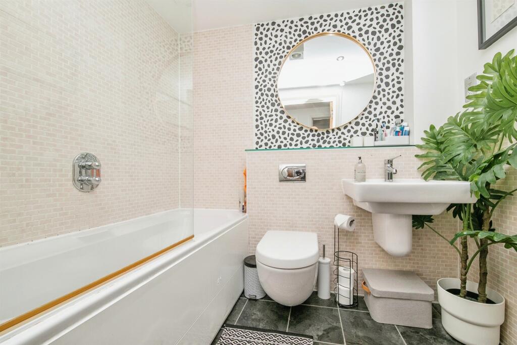 Additional property image - Grosvenor Place, Colchester