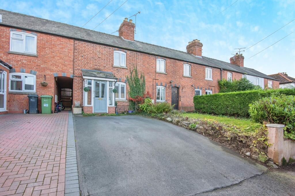 2 bedroom terraced house for sale in Churchway Cottages, Holmer