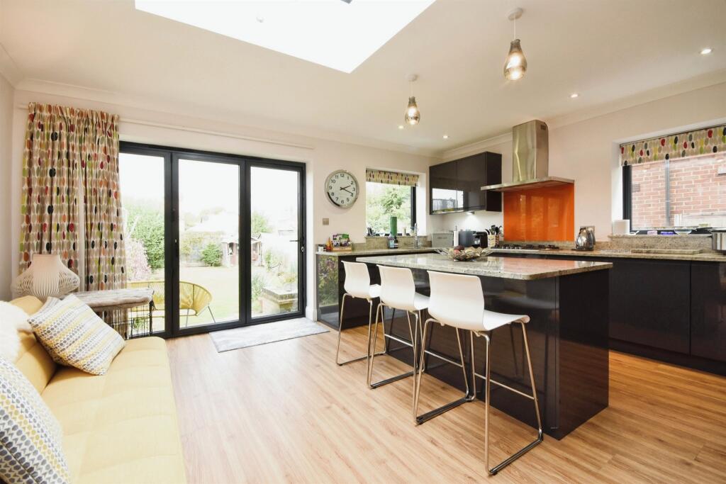 Additional property image - Finchley Avenue, Chelmsford