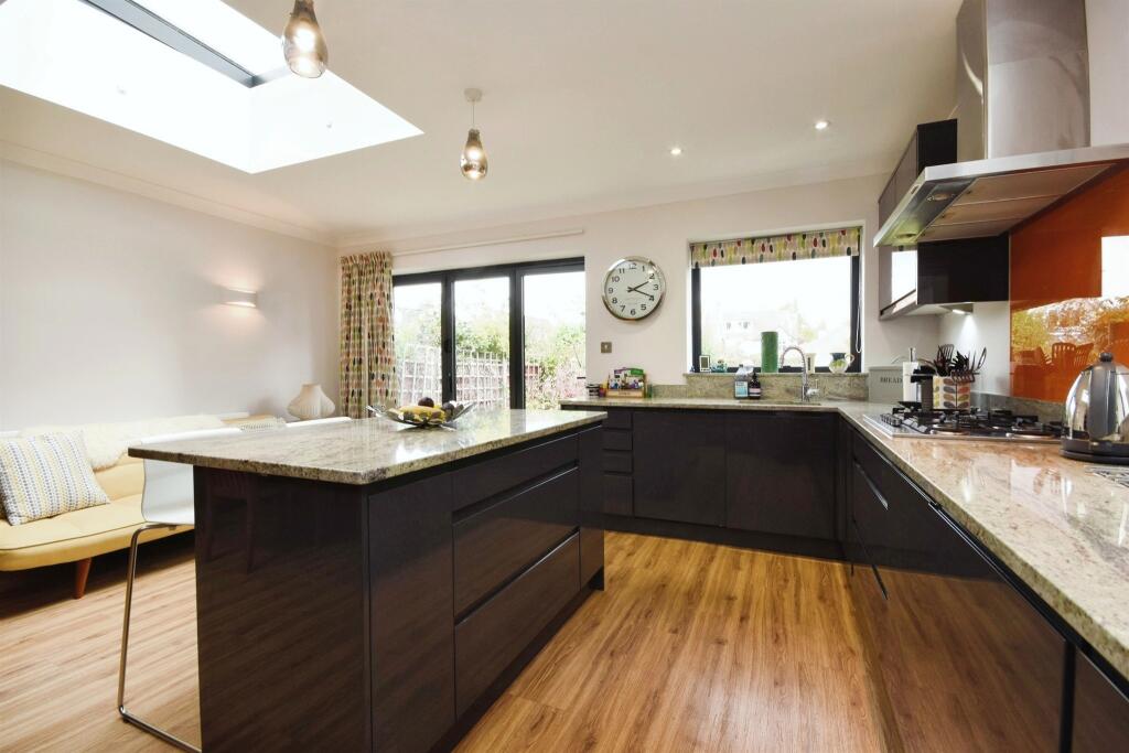 Additional property image - Finchley Avenue, Chelmsford
