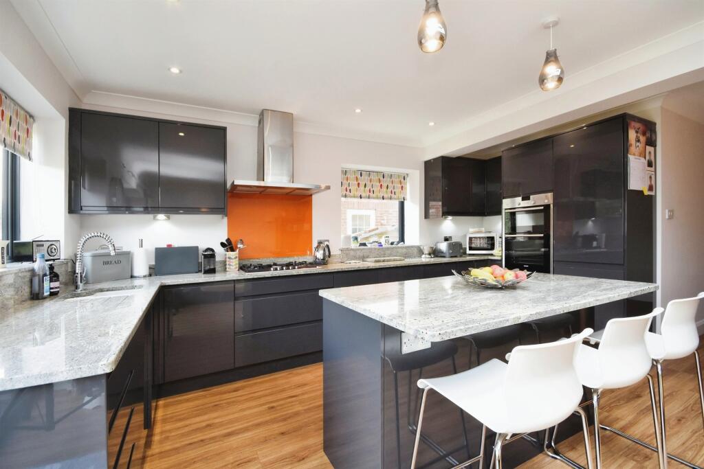 Additional property image - Finchley Avenue, Chelmsford