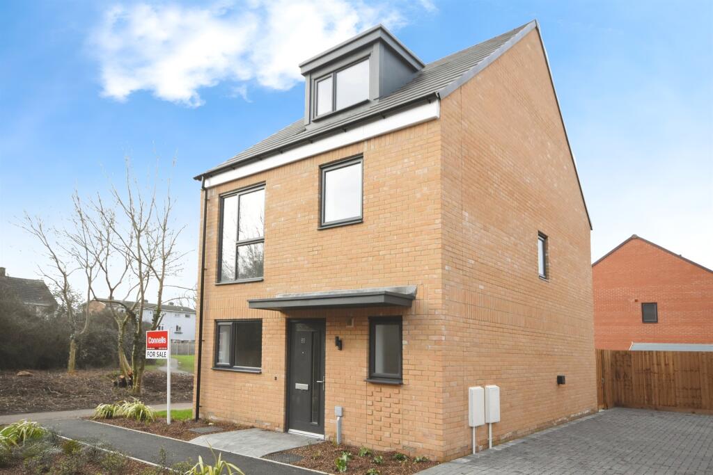 Main image of property: Ghyllgrove Close, Basildon