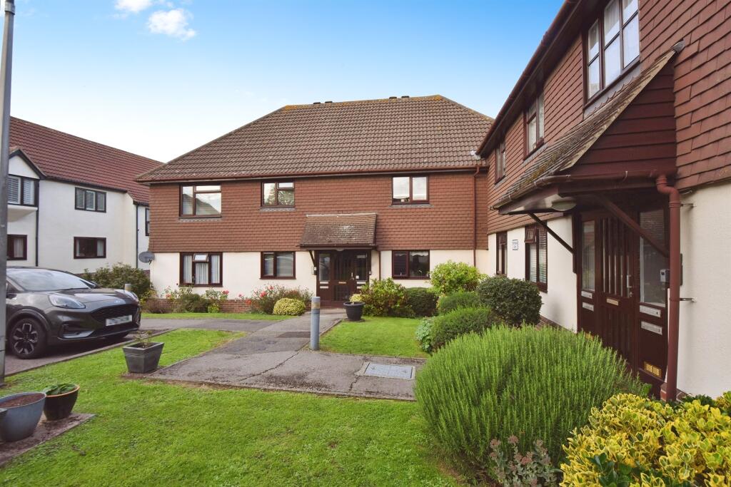 Main image of property: Hilltop Close, Rayleigh
