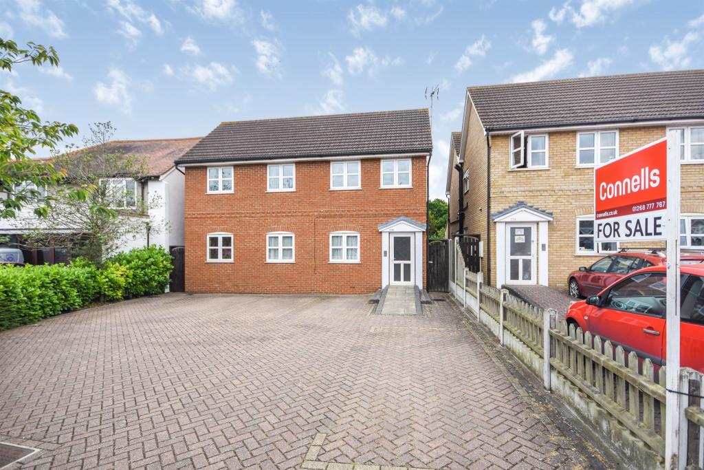 2 bedroom flat for sale in Ferry Road, Hullbridge, HOCKLEY, SS5