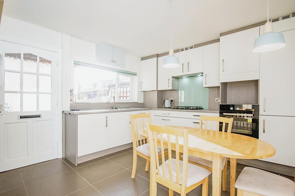 3 bedroom end of terrace house for sale in Hanley Road, UptonUpon