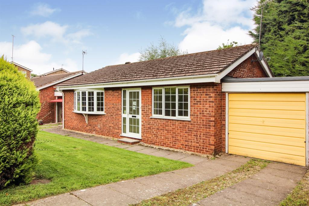 2 bedroom detached bungalow for sale in Juniper Way, MALVERN, WR14