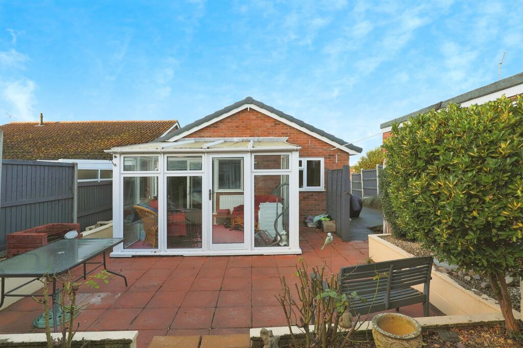 2 bedroom detached bungalow for sale in St. Marks Close, Worcester, WR5