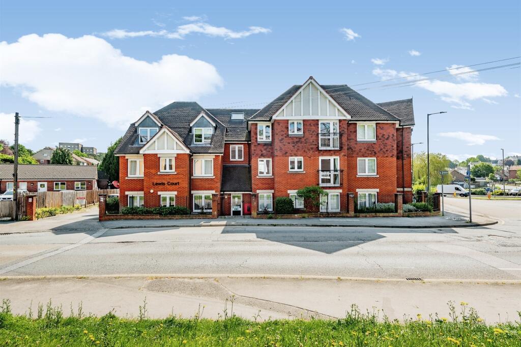 1 bedroom retirement property for sale in Linkfield Lane, Redhill, RH1