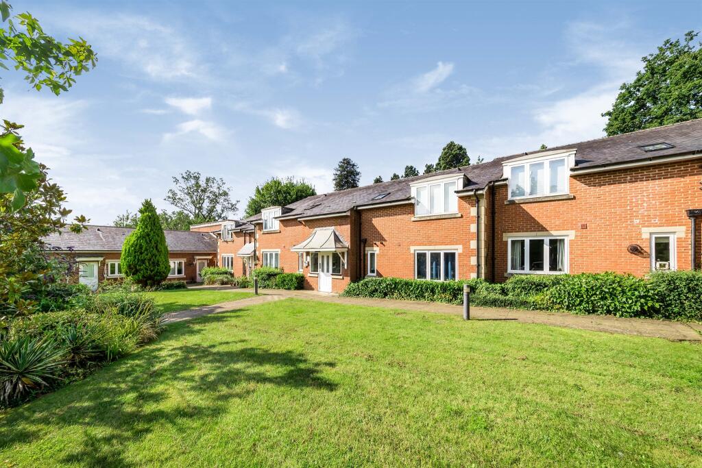 2 bedroom for sale in Royal Earlswood Park, Redhill, RH1