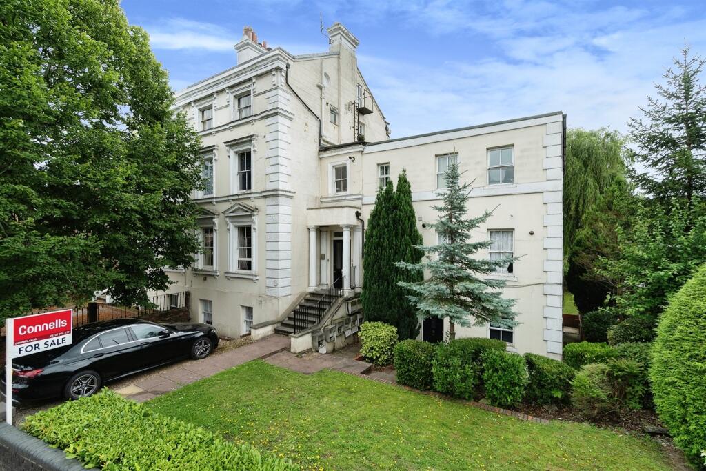 Studio flat for sale in Station Road, Redhill, RH1