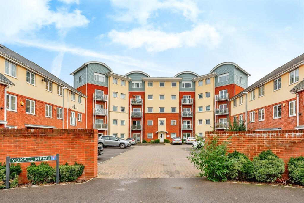 1 bedroom apartment for sale in Yoxall Mews, Redhill, RH1