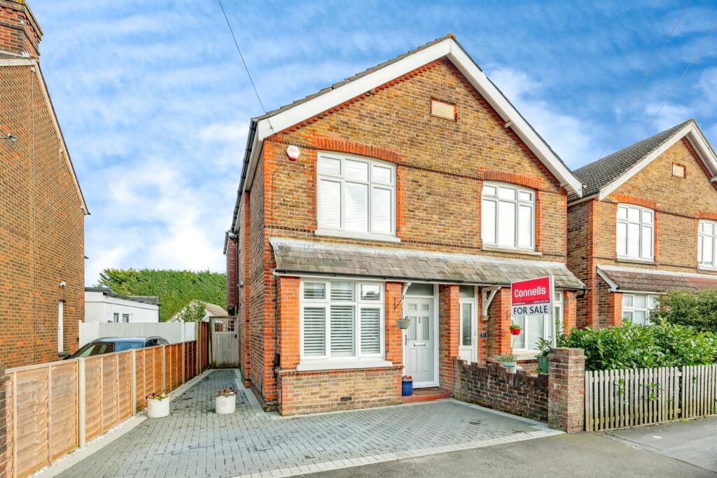 3 bedroom semidetached house for sale in Albury Road, Merstham