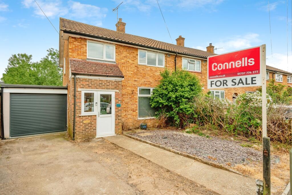 3 bedroom end of terrace house for sale in Huddleston Crescent