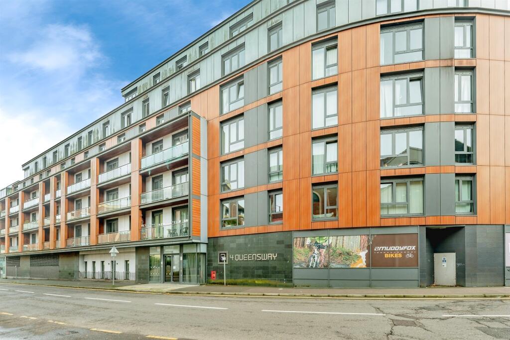 1 bedroom apartment for sale in Queensway, Redhill, RH1