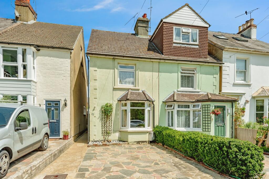 Main image of property: Common Road, Redhill