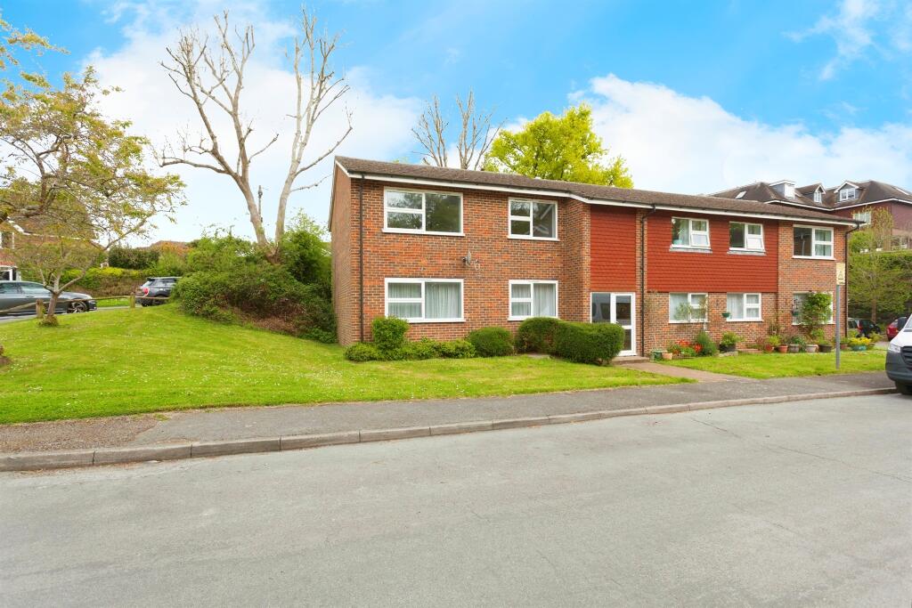 1 bedroom ground floor flat for sale in The Sidings, Rudgwick, Horsham