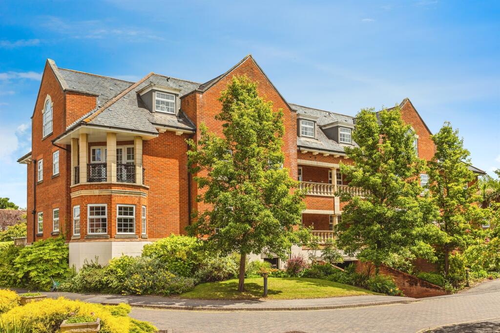 Main image of property: Potters Place, Horsham