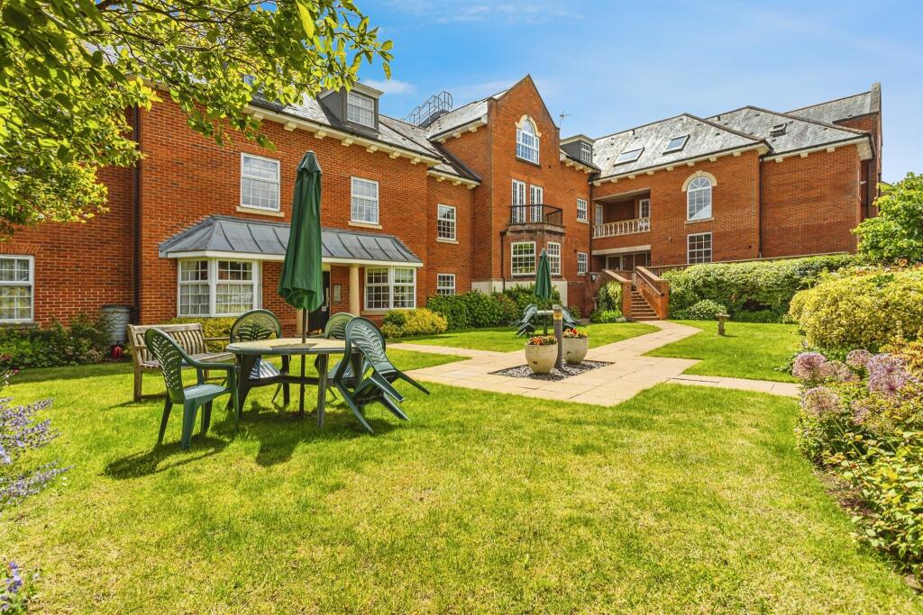 Main image of property: Potters Place, Horsham