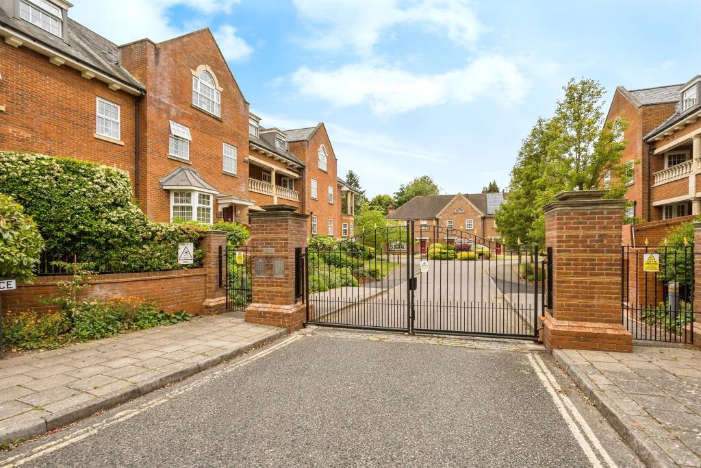 Main image of property: Potters Place, Horsham
