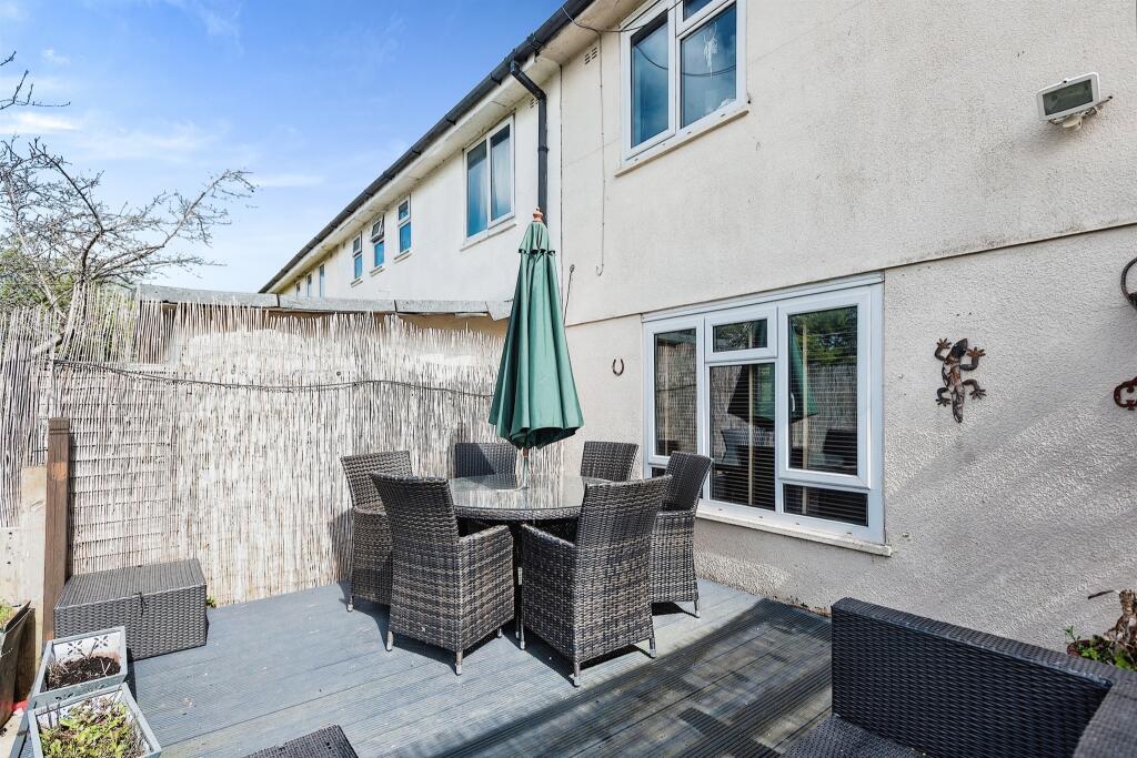 3 bedroom terraced house for sale in Barns Road, Oxford, OX4