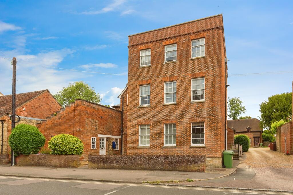 Main image of property: Bath Street, Abingdon