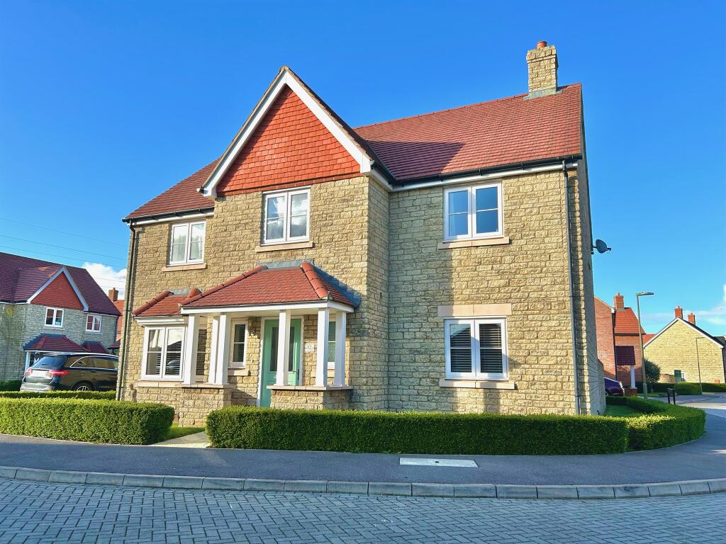 Main image of property: Harding Vale, Steventon, Abingdon