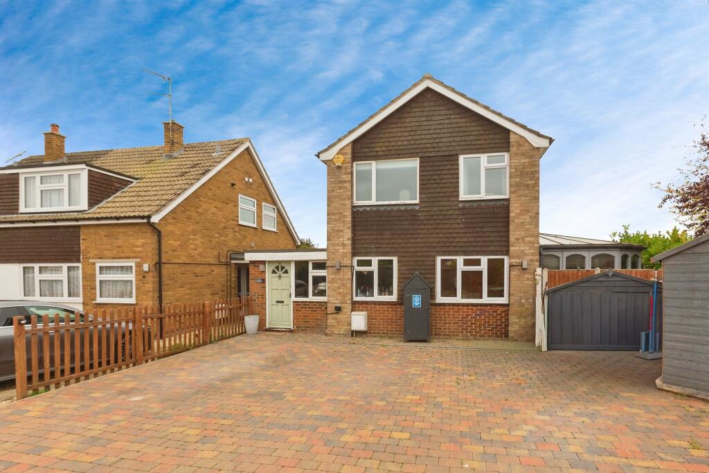 Main image of property: Cherry Tree Close, Southmoor, Abingdon