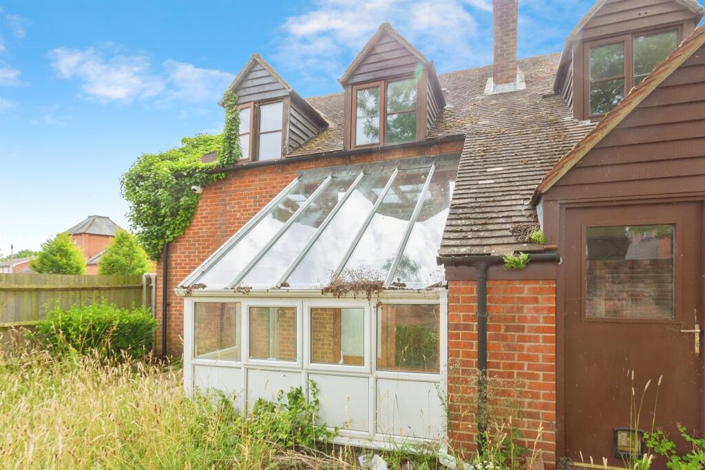 Main image of property: Goldsmiths Lane, Wallingford