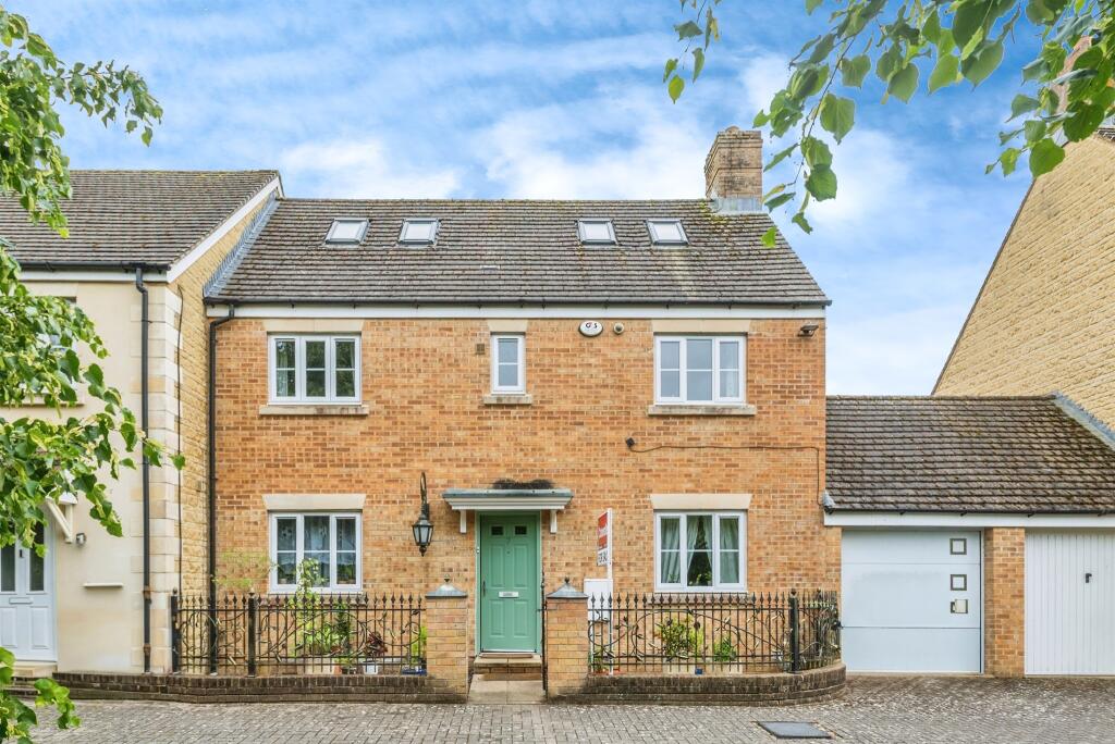 5 bedroom semi-detached house