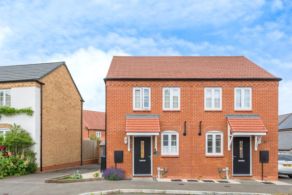 Main image of property: Kestrel Crescent, WITNEY