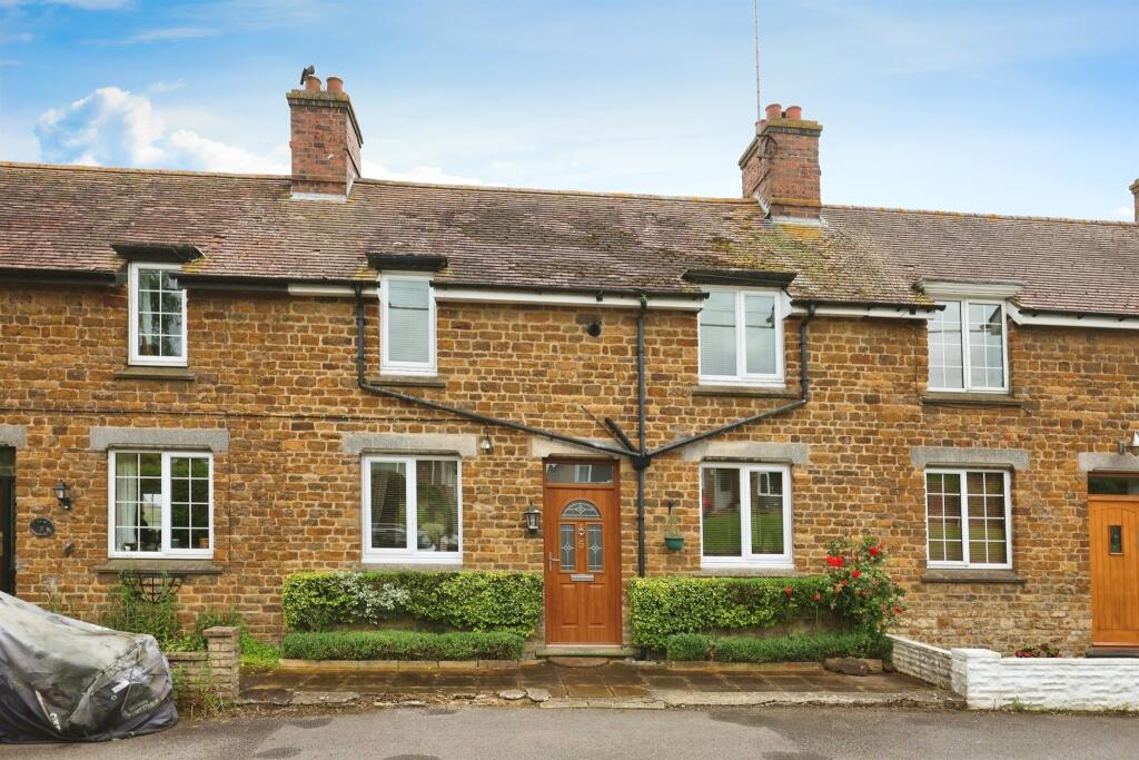 2 bedroom terraced house for sale in New Terrace, Byfield, Daventry, NN11