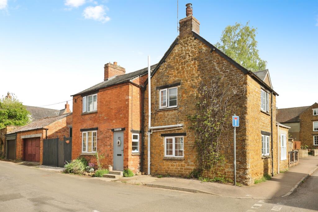 Main image of property: Paddock Farm Lane, Bodicote, Banbury