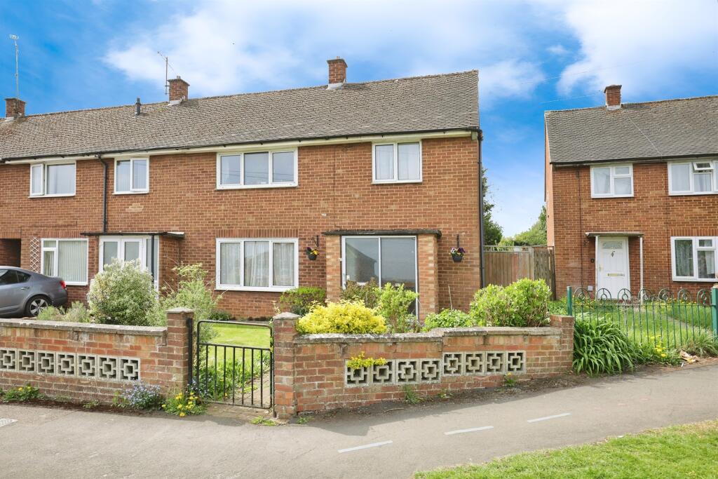 Main image of property: The Fairway, Banbury