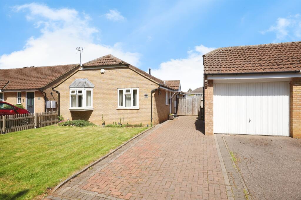 Main image of property: Horton Close, Middleton Cheney, Banbury