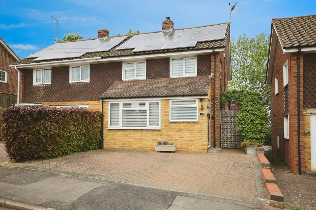 Main image of property: Edinburgh Way, Banbury