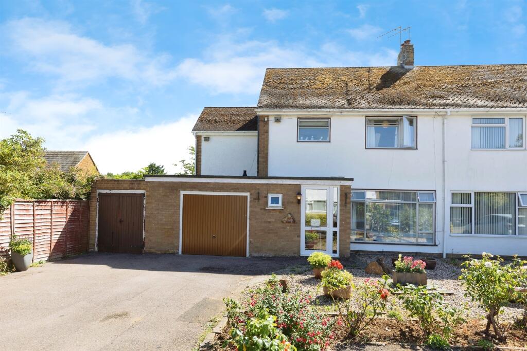 Main image of property: Barley Close, Bloxham, Banbury