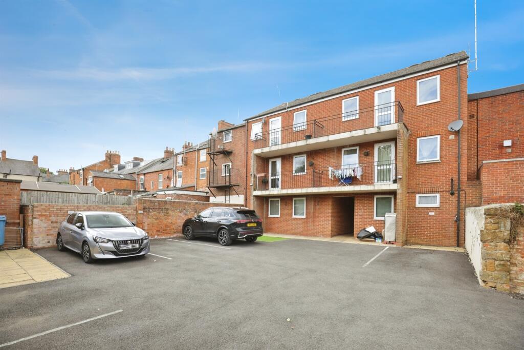 Main image of property: Broad Street, Banbury