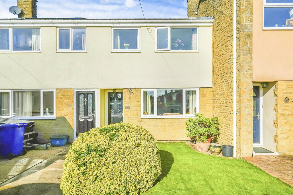 3 bedroom terraced house for sale in Coghill, Bletchingdon, Kidlington, OX5