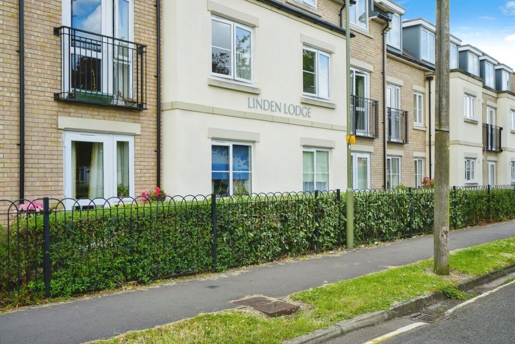 1 bedroom flat for sale in Linden Road, Bicester, OX26