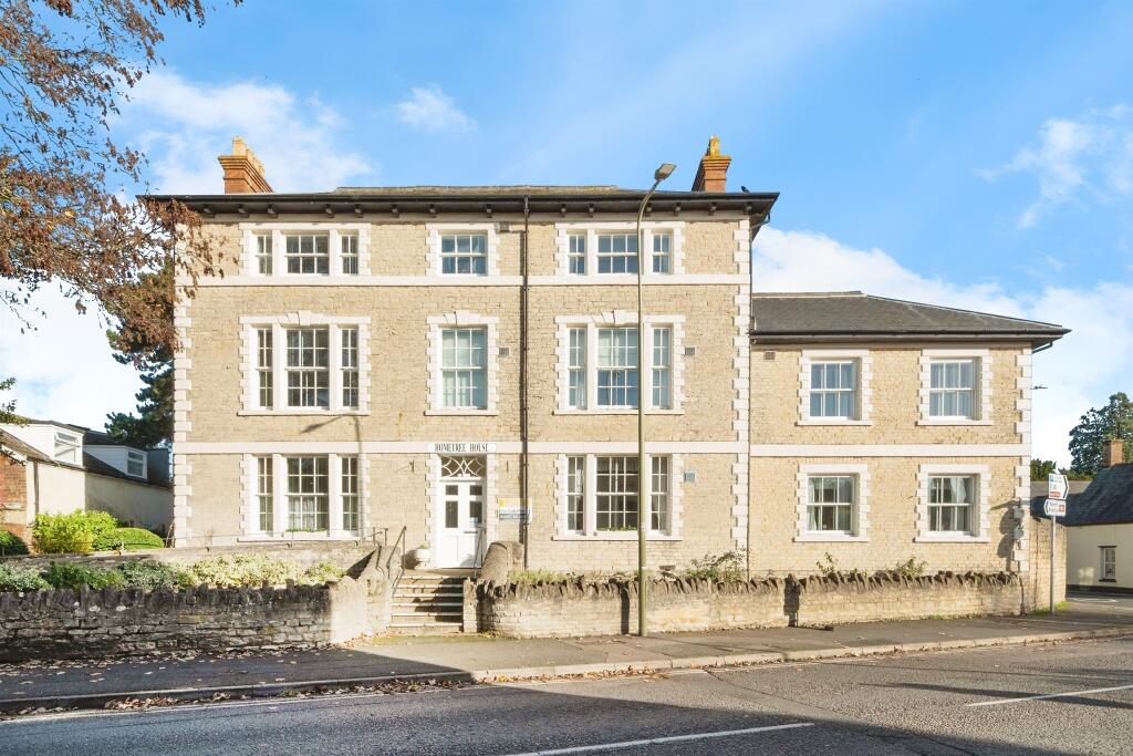 Main image of property: London Road, Bicester