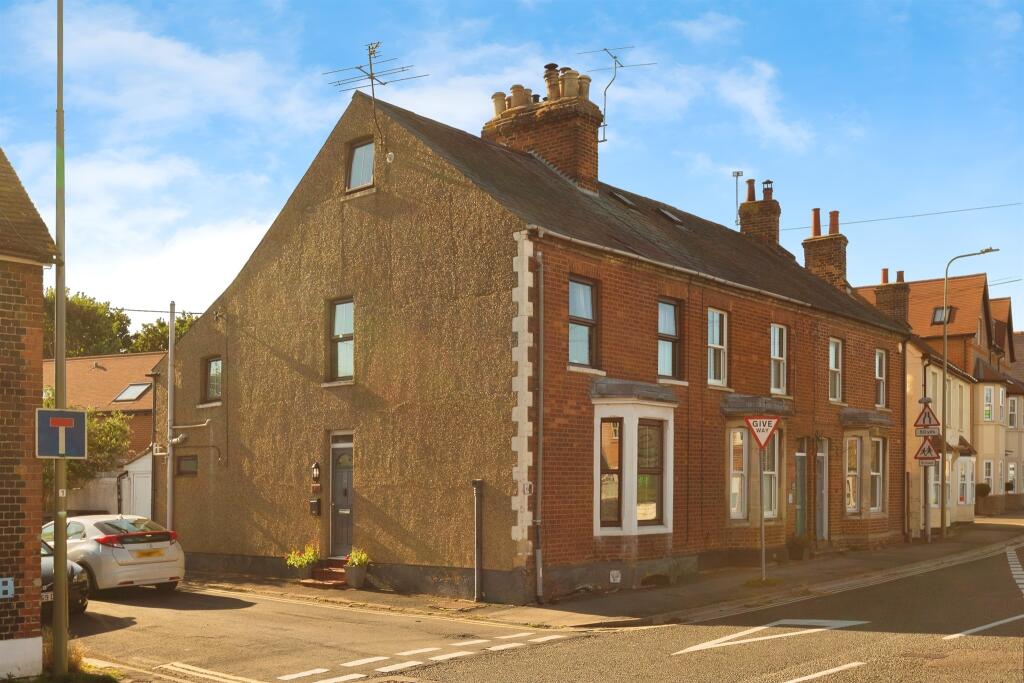 Main image of property: Park Street, Thame