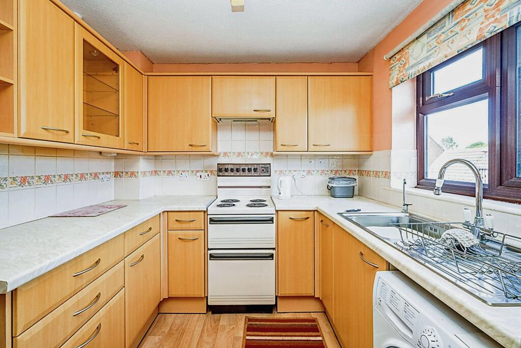 2 bedroom retirement property for sale in Lansdowne Way, High HP11