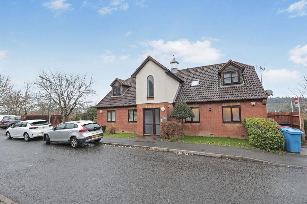 Main image of property: Gandon Vale, High Wycombe
