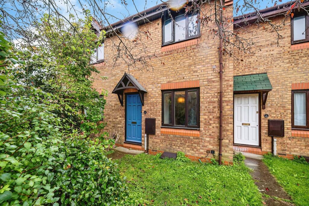 2 bedroom terraced house for sale in Battersby Mews, Aylesbury, HP21