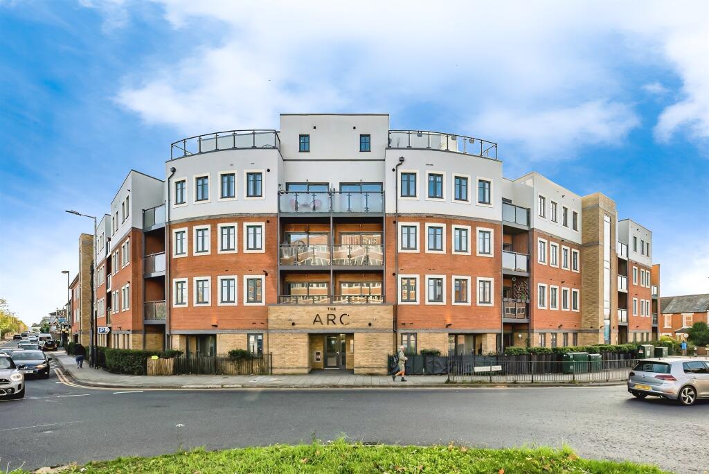 Main image of property: High Street, AYLESBURY