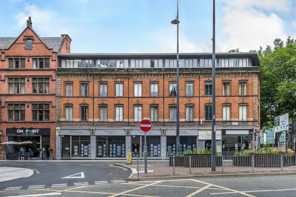 1 bedroom apartment for sale in Old Haymarket, Liverpool, L1