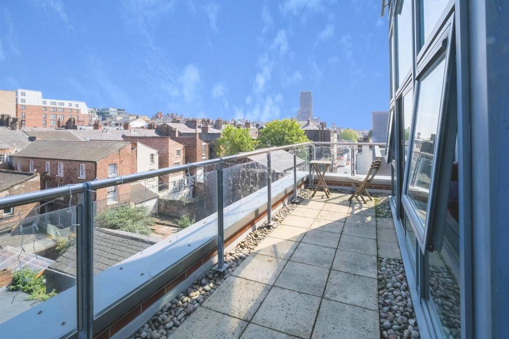 2 bedroom penthouse for sale in Oldham Street, LIVERPOOL, L1