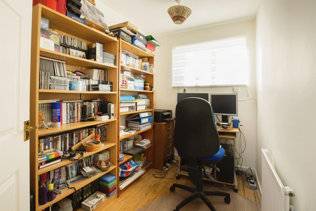 3 bedroom terraced house for sale in Caldecott Close, Abingdon, OX14