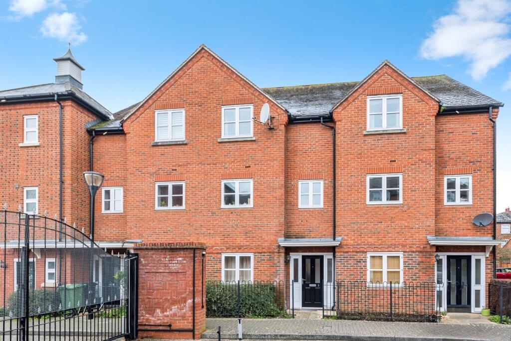 Main image of property: Neave Mews, Abingdon